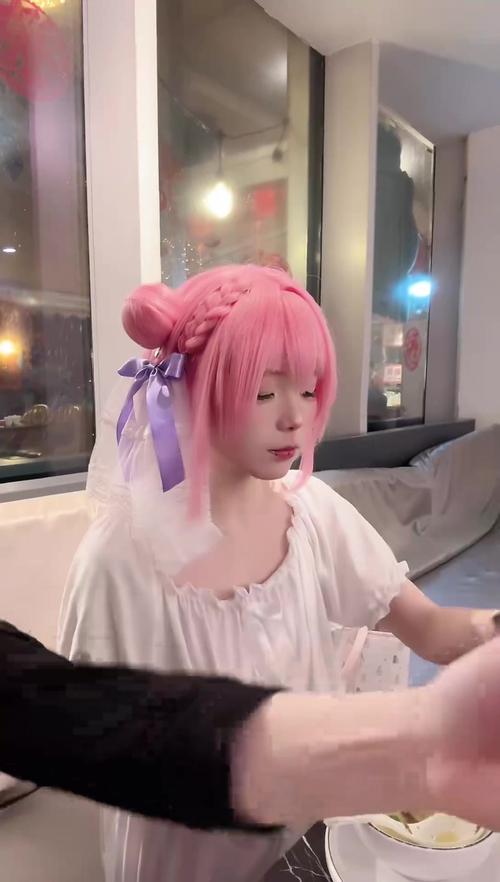 新2025澳门天天开好彩十二生肖图和漫展2女童衣着暴露与漫展小女孩